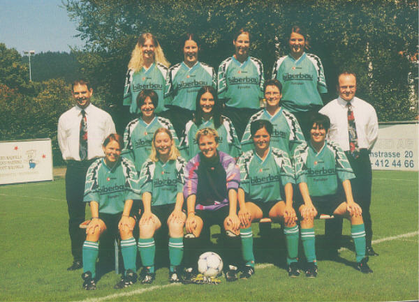 Foto: Damen Mannschaft FCE Teamfoto 2001/2002