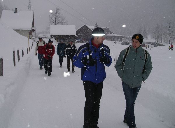 Foto: FCE 1. Mannschaft Wanderung auf die Drusberghütte 25.1.2004
