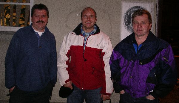 Foto: FCE 1. Mannschaft Wanderung auf die Drusberghütte 25.1.2004