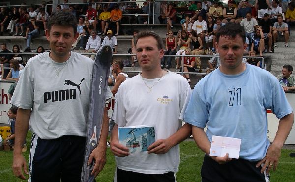 Bild: Siegerteam FCE Grümpi 2004 Sieger Lochwandschiessen