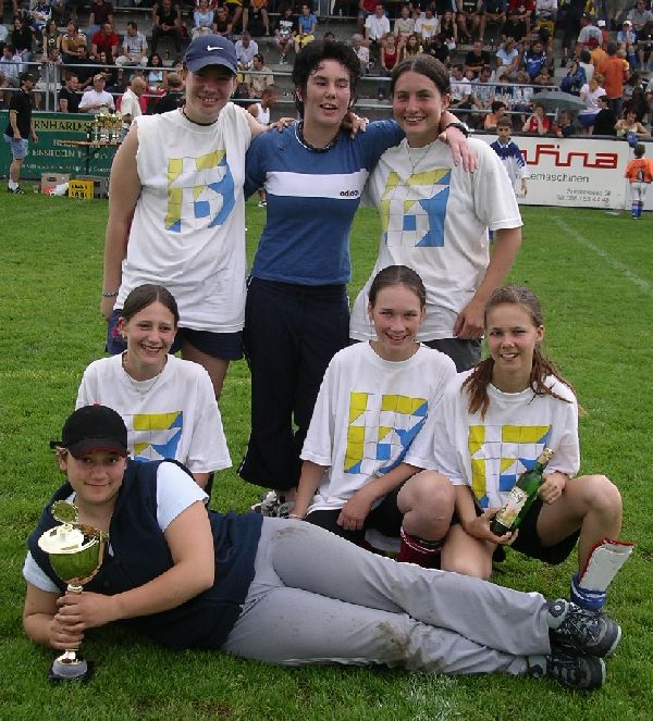 Bild: Siegerteam FCE Grümpi 2004 Kategorie Damen